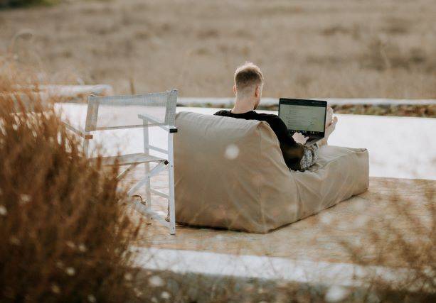 Man working on vacation 